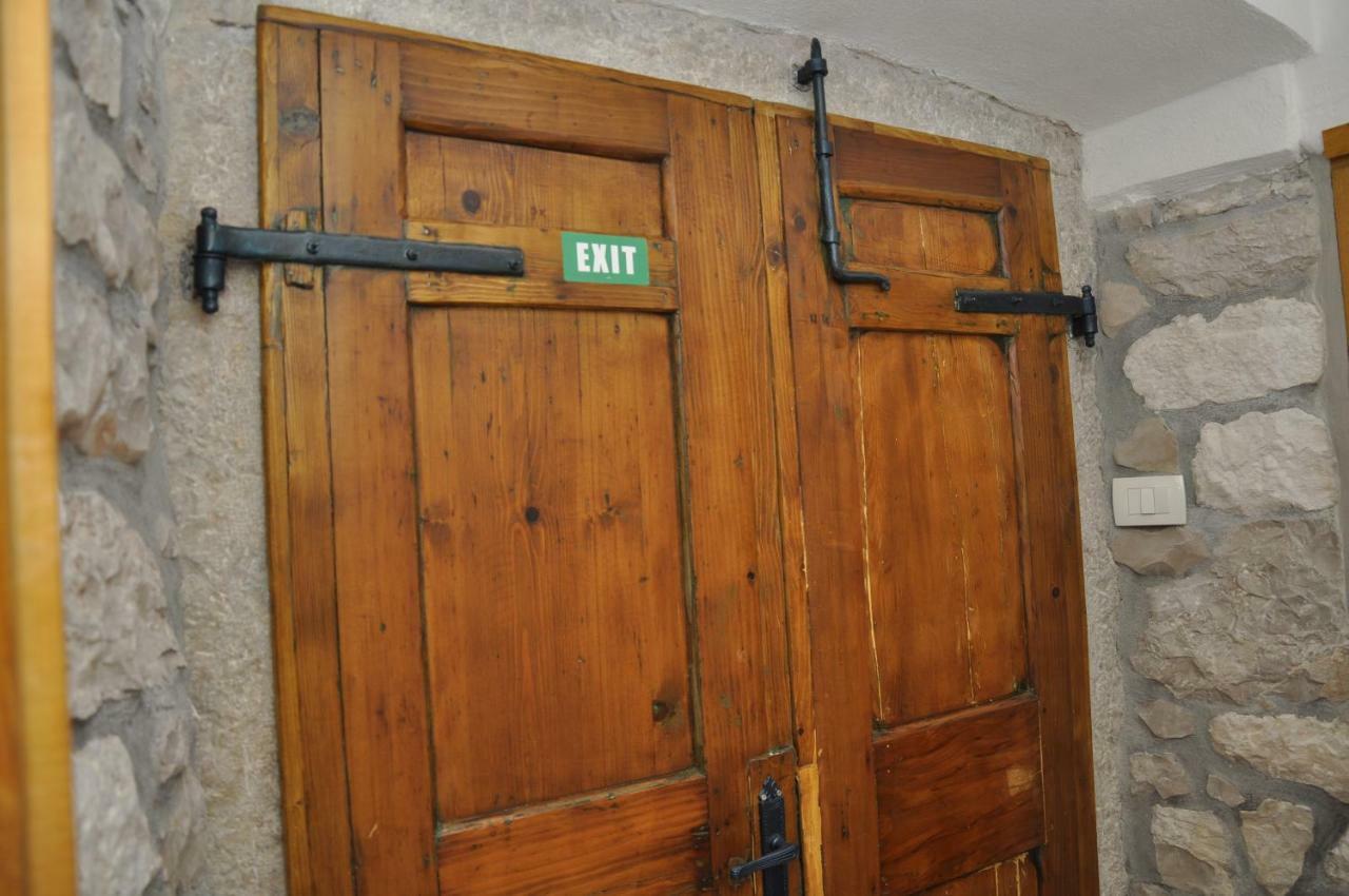 אומאג Apartmani Anna מראה חיצוני תמונה