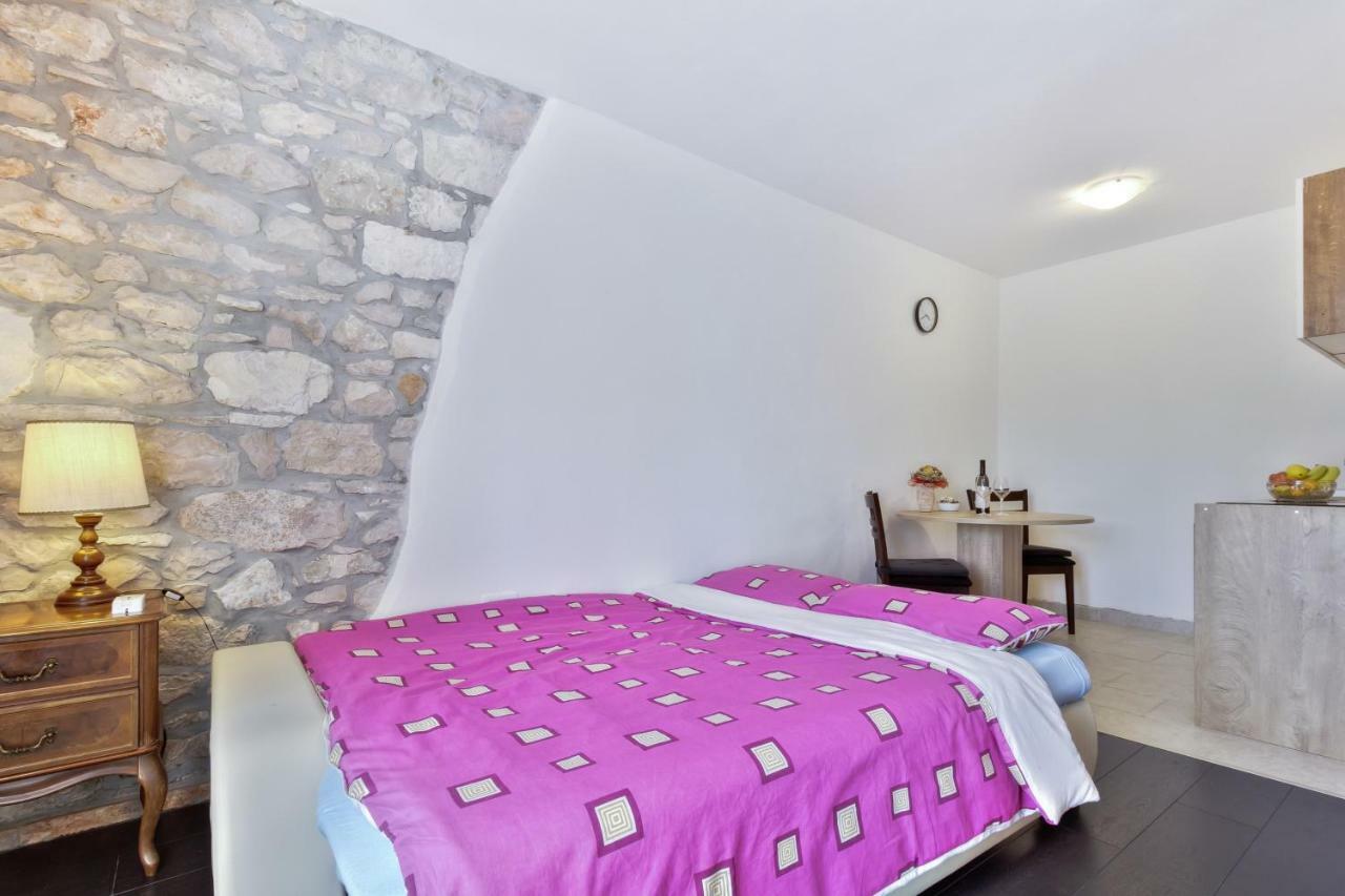 אומאג Apartmani Anna מראה חיצוני תמונה