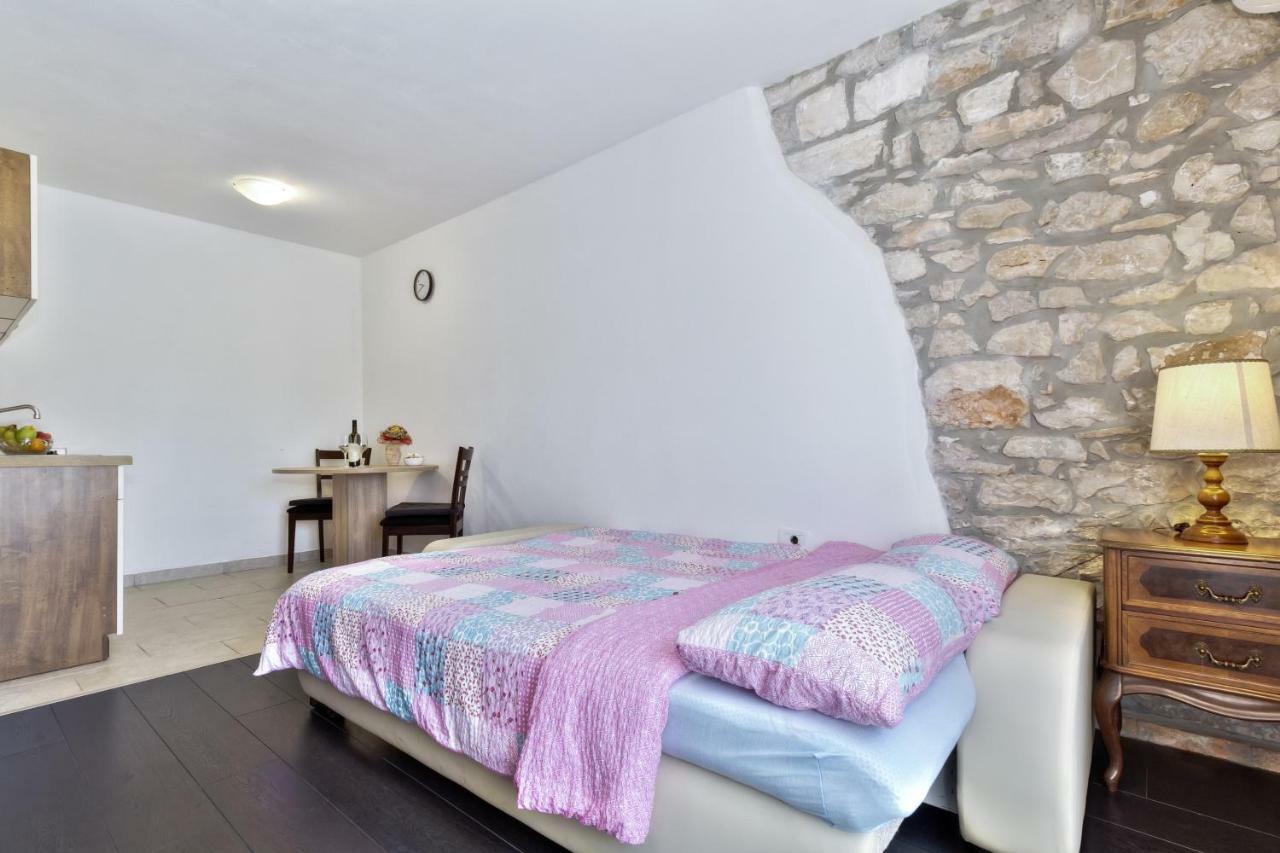 אומאג Apartmani Anna מראה חיצוני תמונה