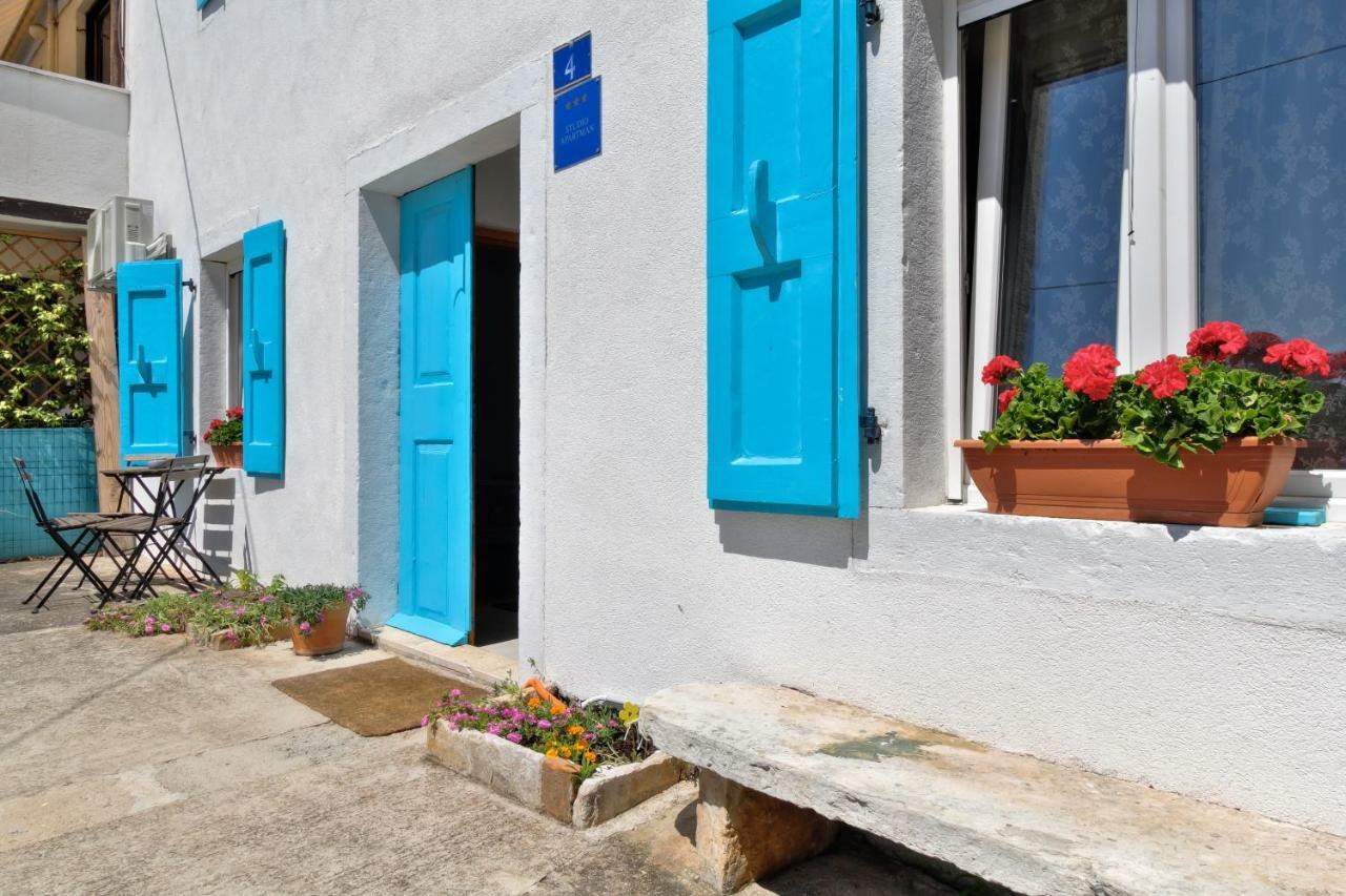 אומאג Apartmani Anna מראה חיצוני תמונה
